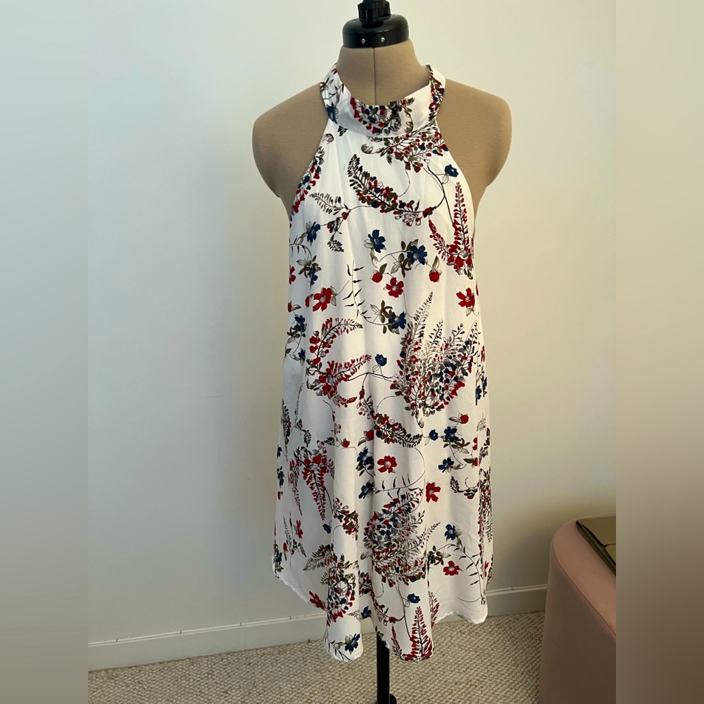 White floral pattern backless summer dress